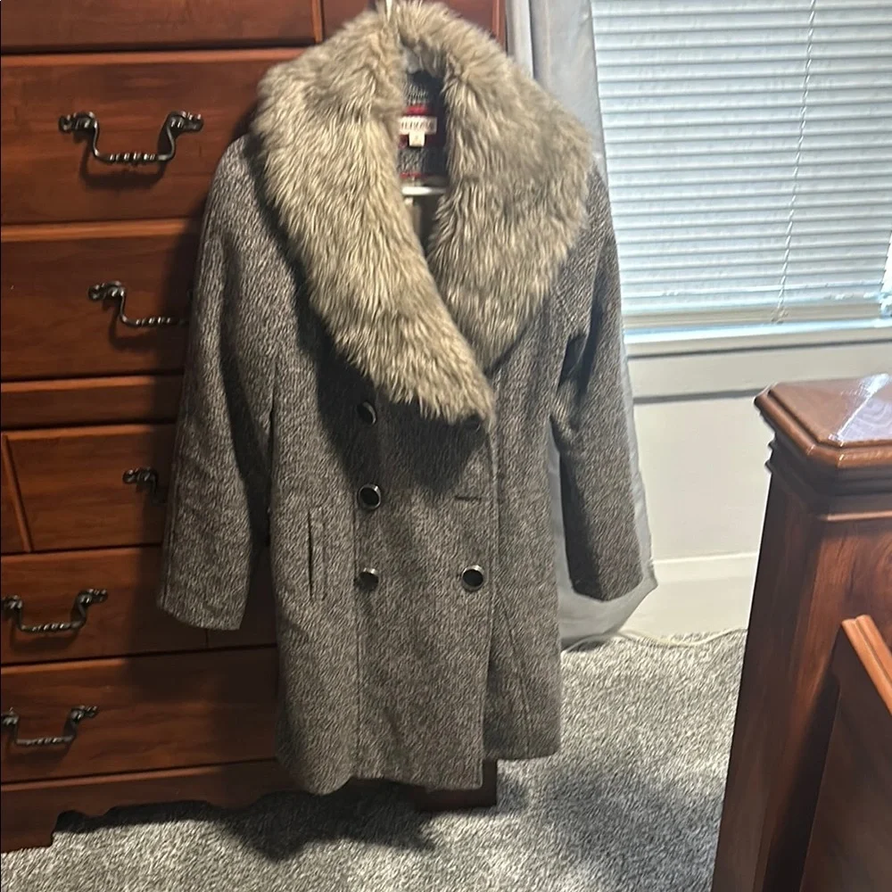 Women's Gray Faux Fur Collar Coat - Picture 1 of 7